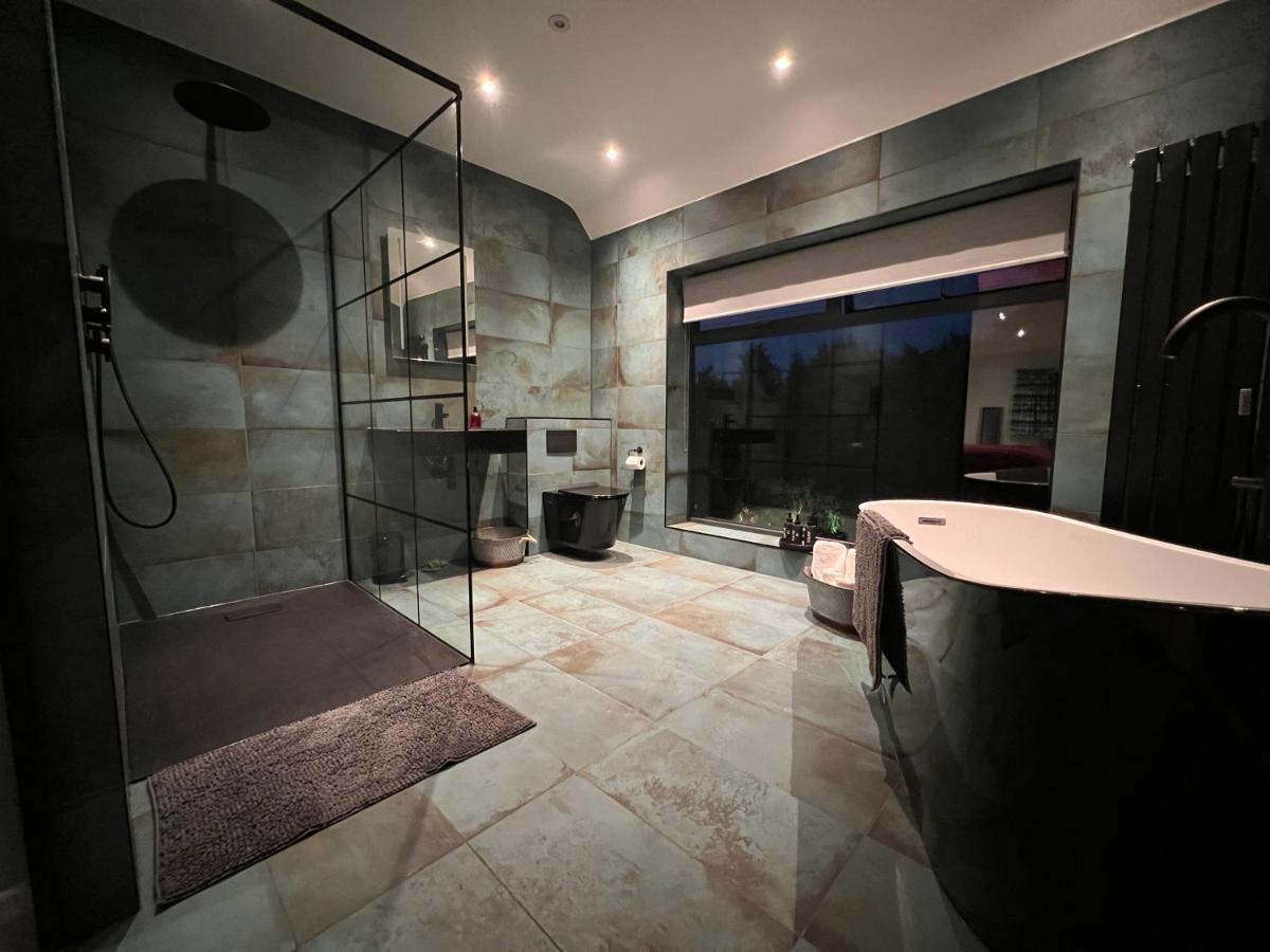 Westleigh Hotel Ashtead Екстериор снимка