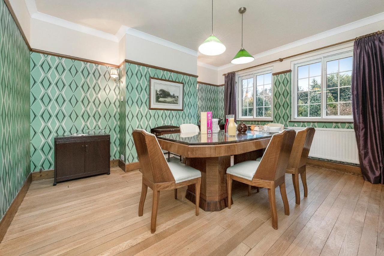 Westleigh Hotel Ashtead Екстериор снимка