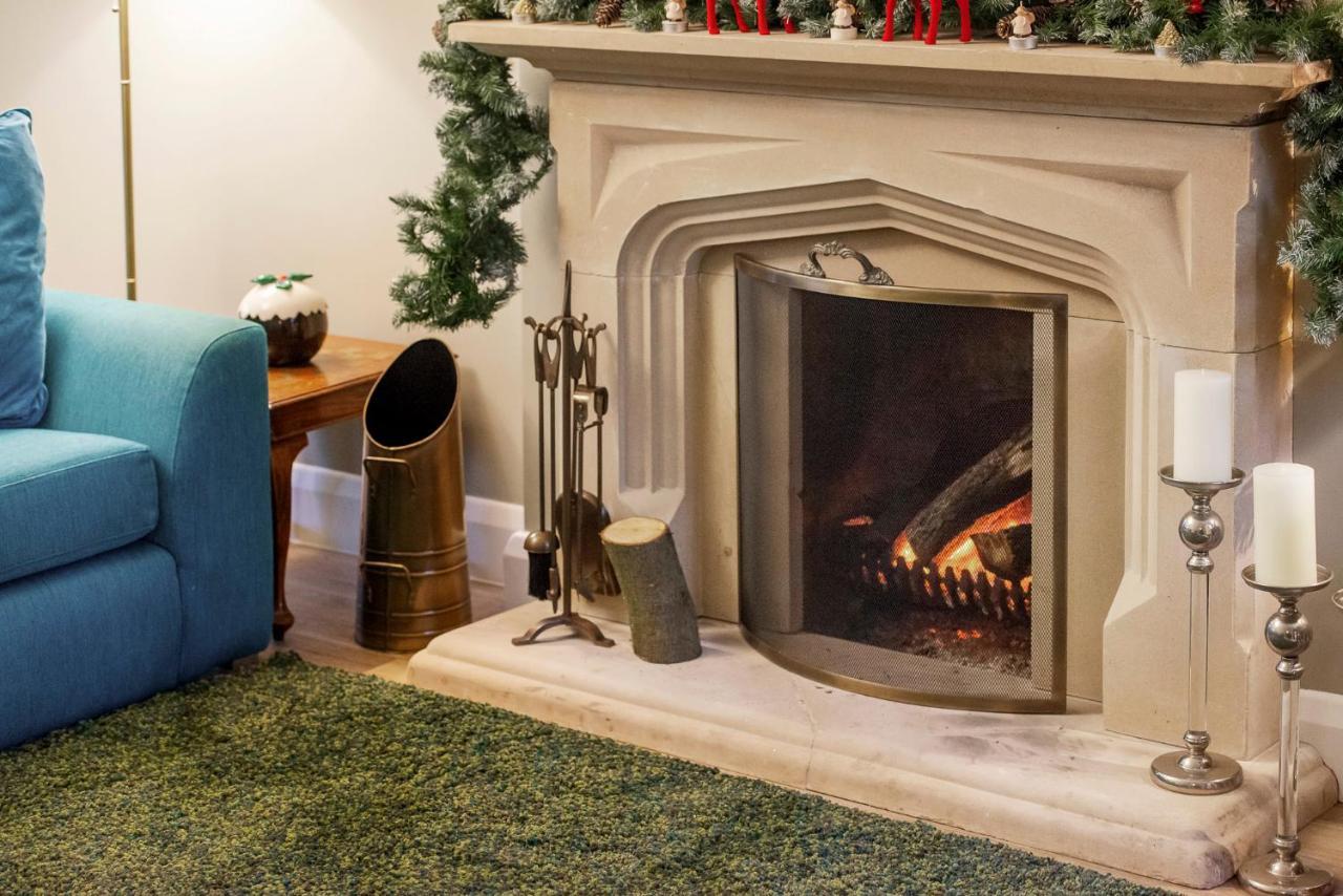 Westleigh Hotel Ashtead Екстериор снимка