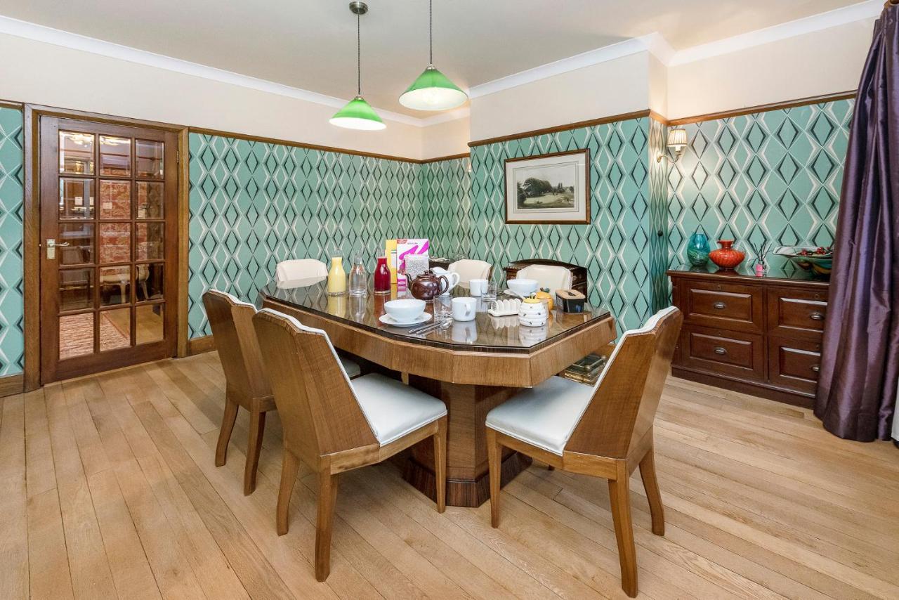 Westleigh Hotel Ashtead Екстериор снимка