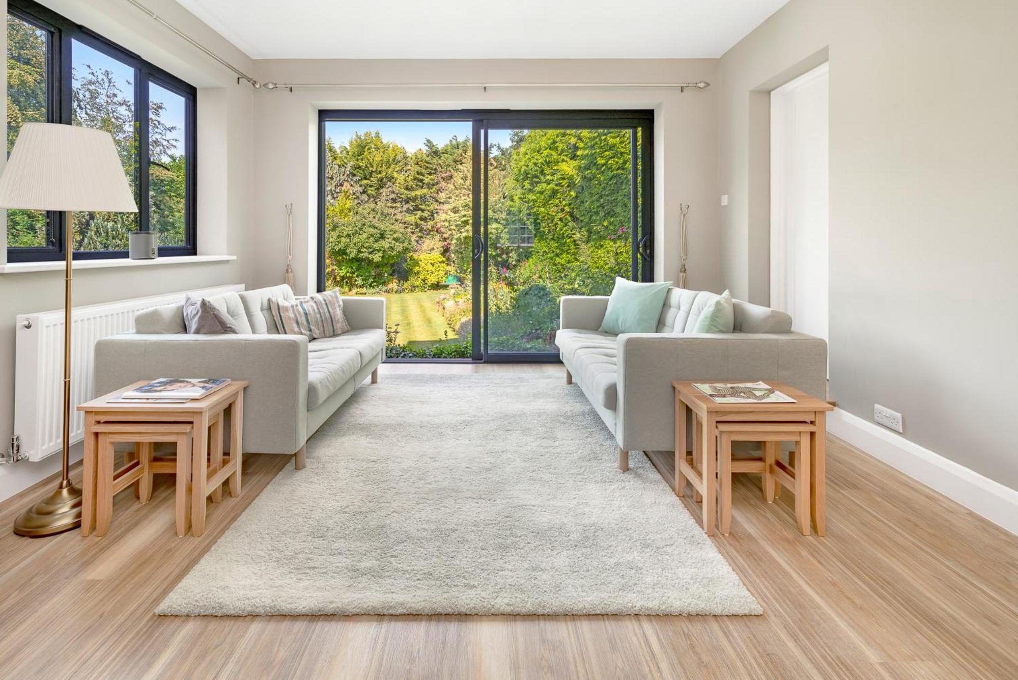 Westleigh Hotel Ashtead Екстериор снимка