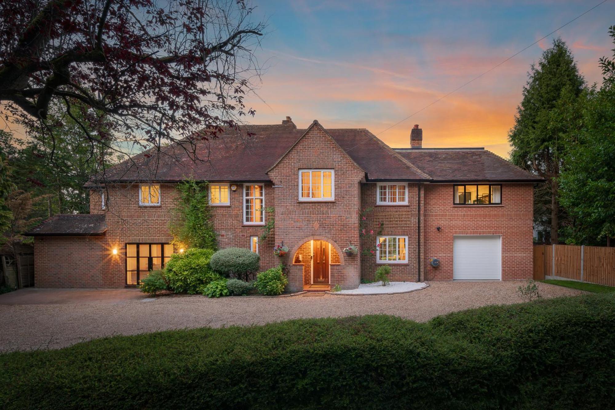 Westleigh Hotel Ashtead Екстериор снимка