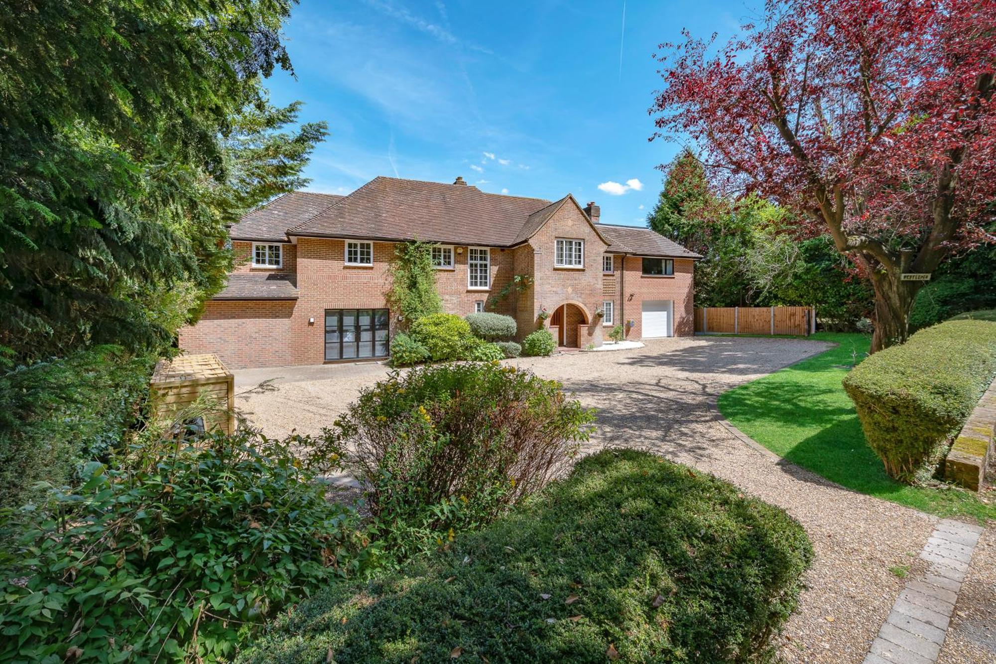 Westleigh Hotel Ashtead Екстериор снимка
