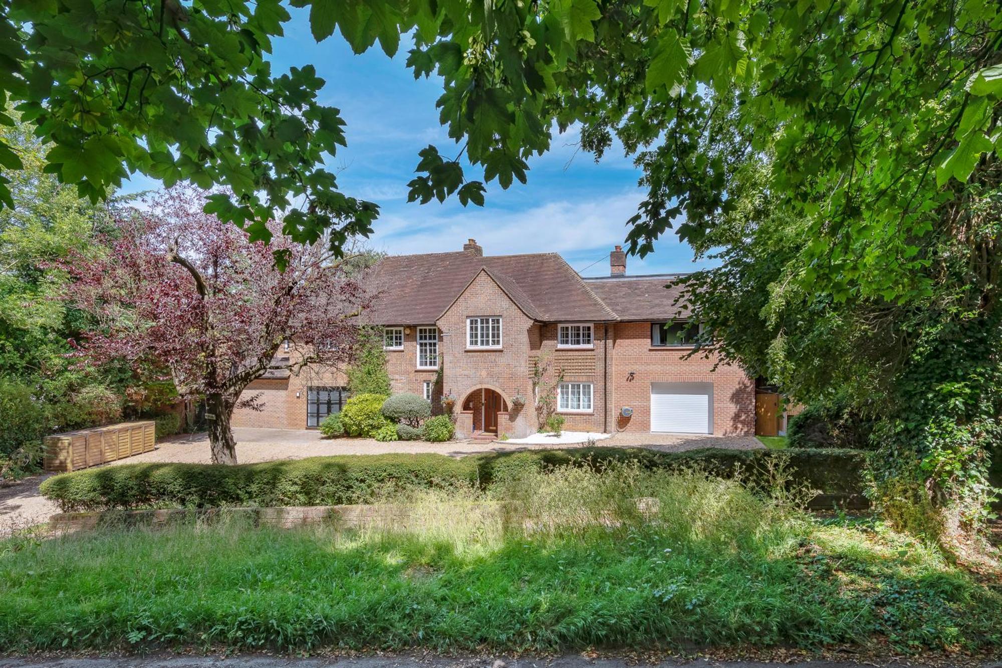 Westleigh Hotel Ashtead Екстериор снимка